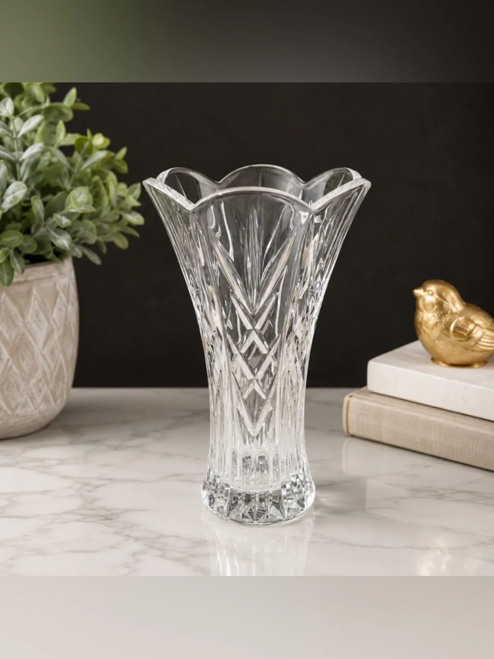 🔍Crystal Cut Glass Flared Vase – Elegant Scalloped Rim Floral Vase